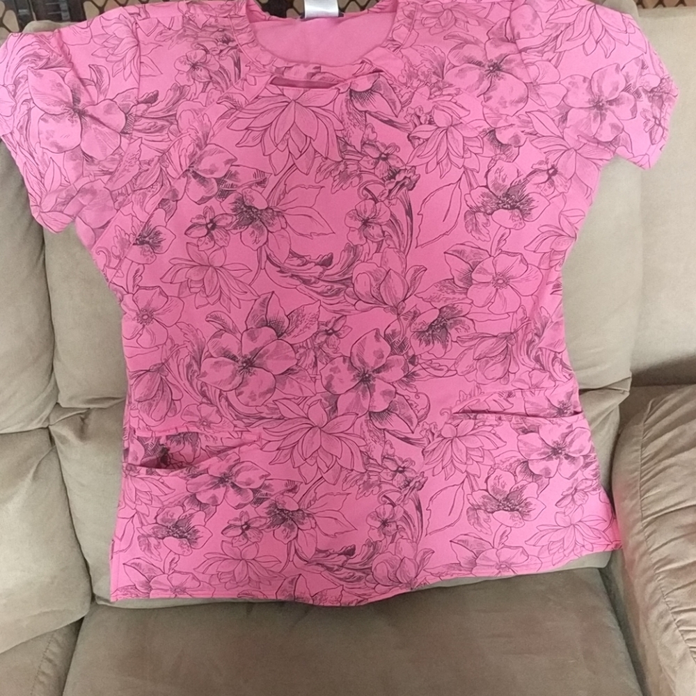 Scrub top size medium careisma by Sofia vergara